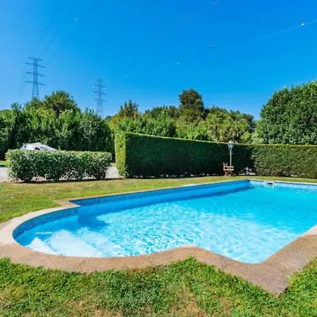 Villa Spacious With Private Pool In *