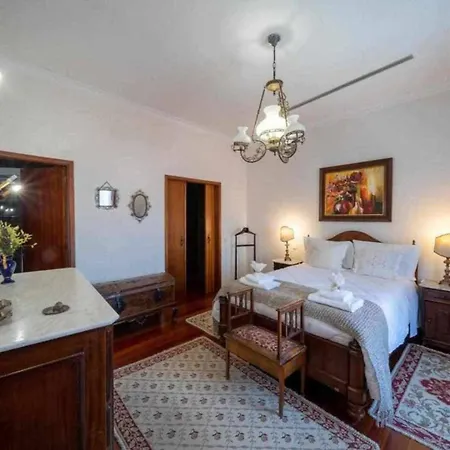 Βίλα Spacious With Private Pool In