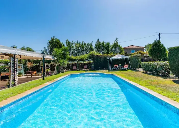 Spacious With Private Pool In פנאפיל