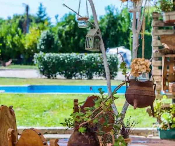 Spacious With Private Pool In וילה *