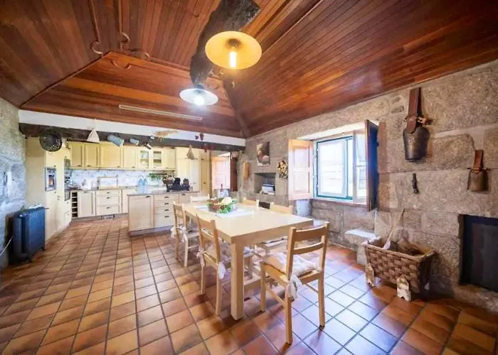 Villa Spacious With Private Pool In *