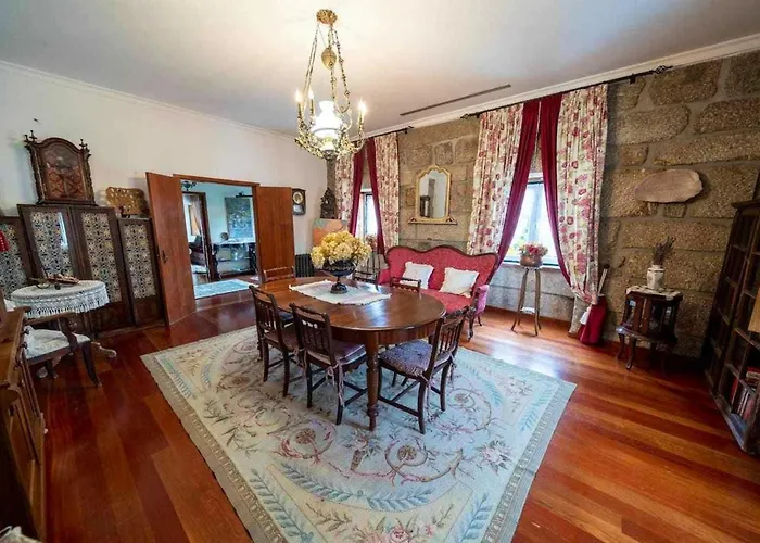 Spacious With Private Pool In *